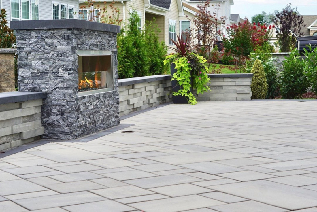 Fire Pits vs. Fireplaces: Winter Performance