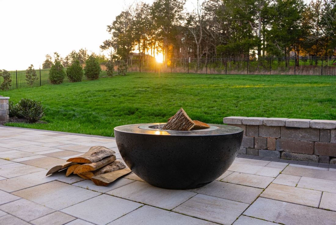 The Smoke-less Wood-Burning Fire Pit You Need in Your Backyard